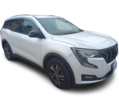 Mahindra XUV700-img